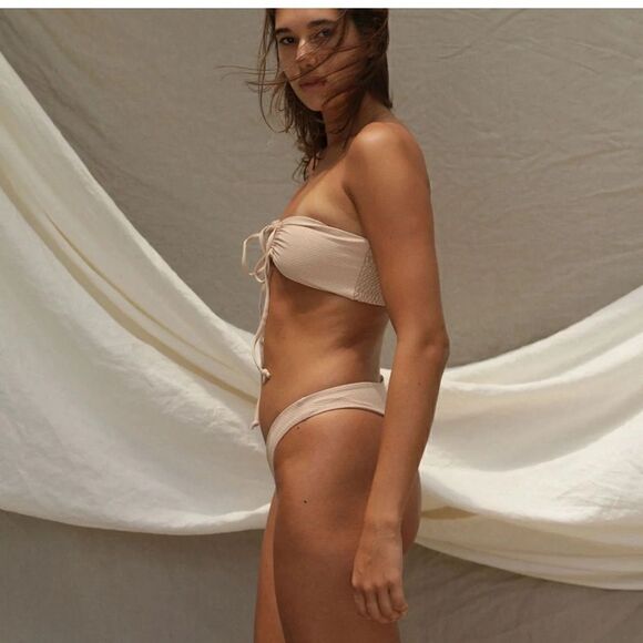 NEW! Stone Fox Swim Meadow Bikini Top - Picture 4 of 14